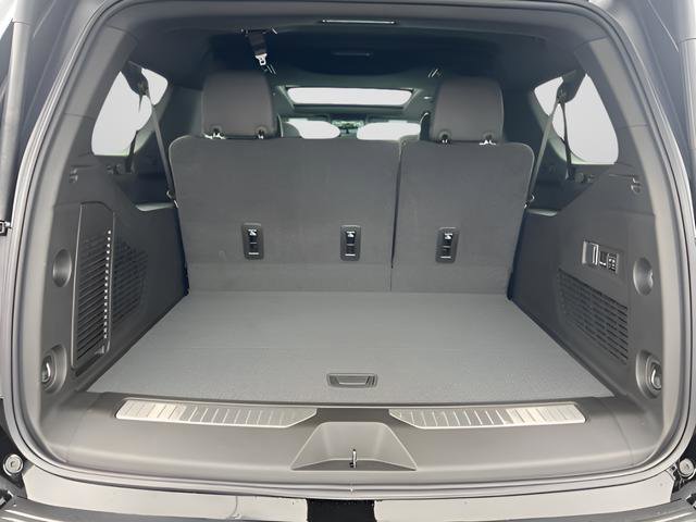 New 2026 GMC Yukon XL AT4 w/ AT4 Premium Package AWD/4WD image 9