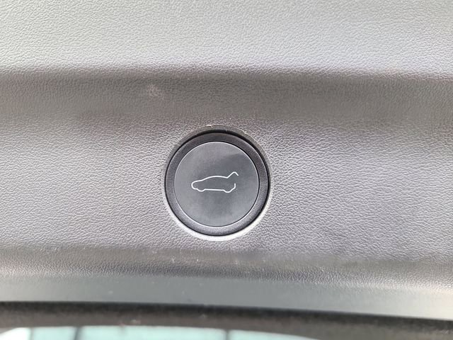 Used 2020 Tesla Model Y Long Range image 8