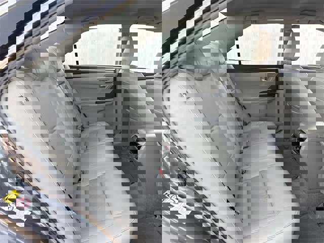 Used 2016 Toyota Camry LE image 27