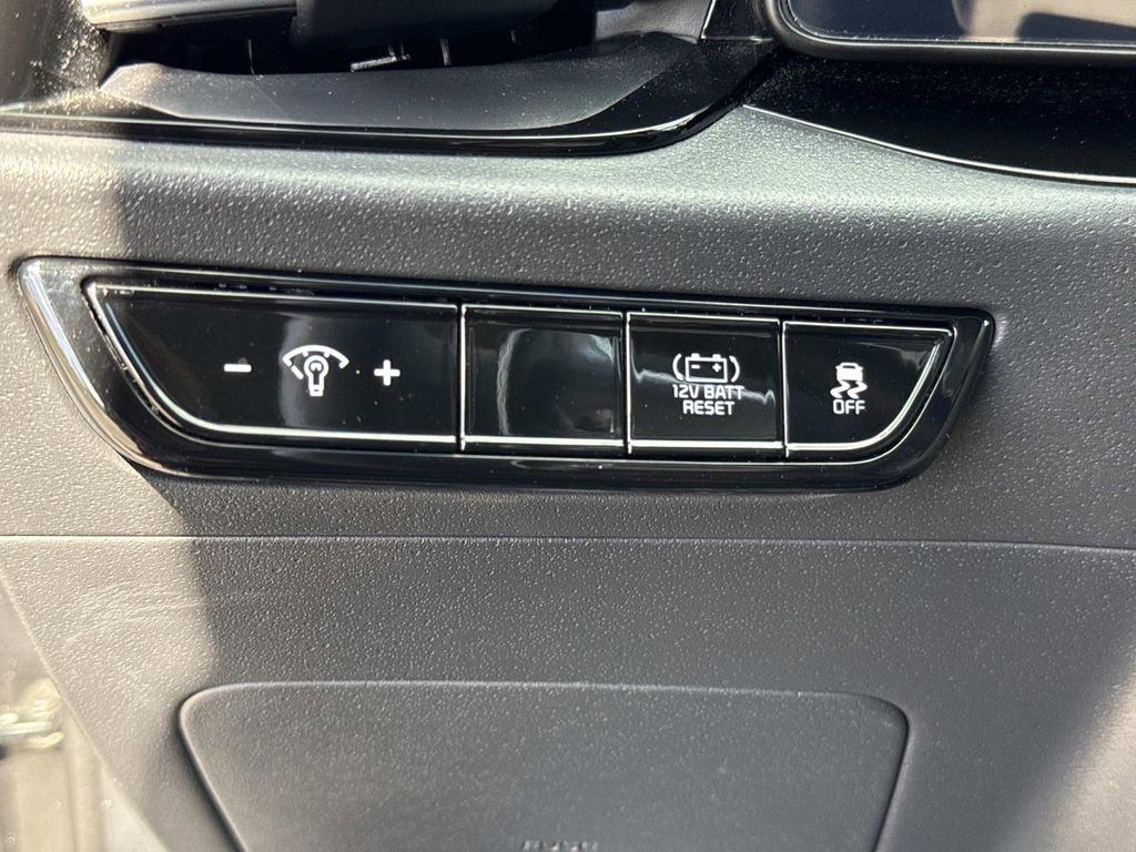 Used 2023 Kia Niro EX image 43