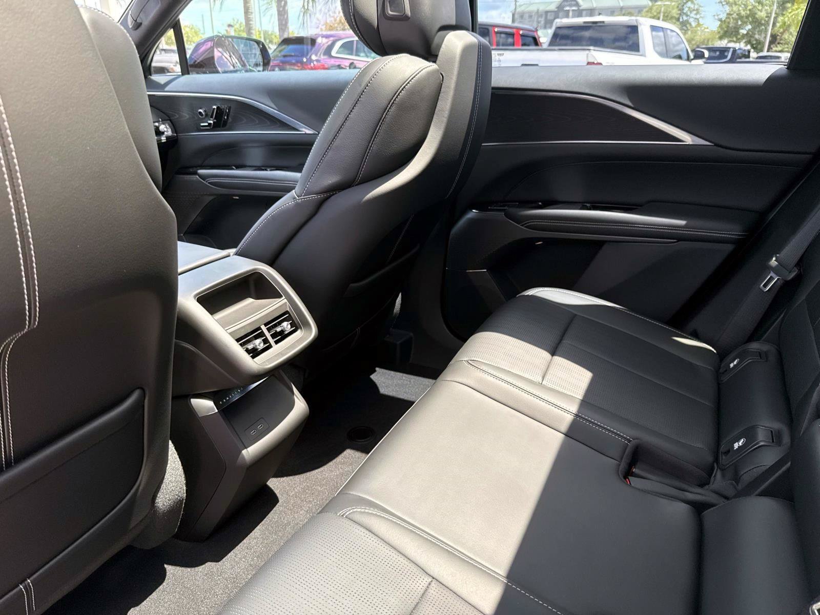 Used 2024 Cadillac Lyriq Luxury RWD image 15