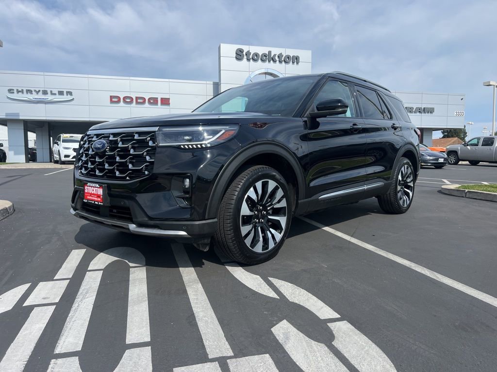 Used 2025 Ford Explorer Platinum w/ LUX Leather Package image 2