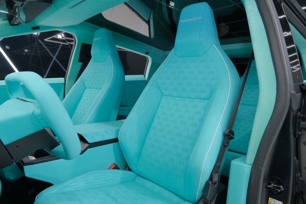 Used 2025 Tesla Cybertruck AWD Crew Cab image 23