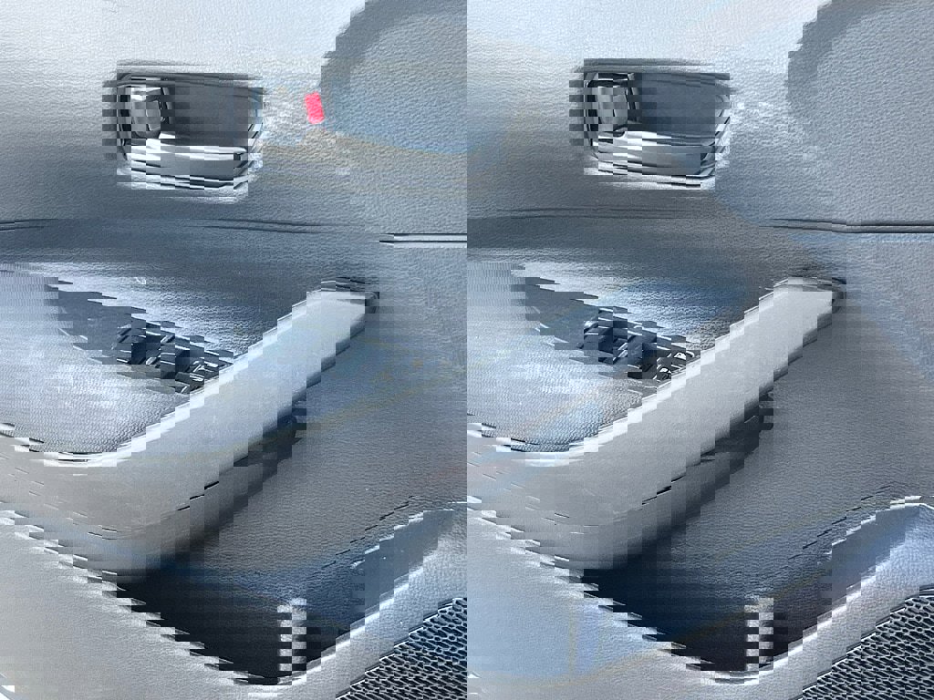 Used 2023 Toyota Corolla LE image 19