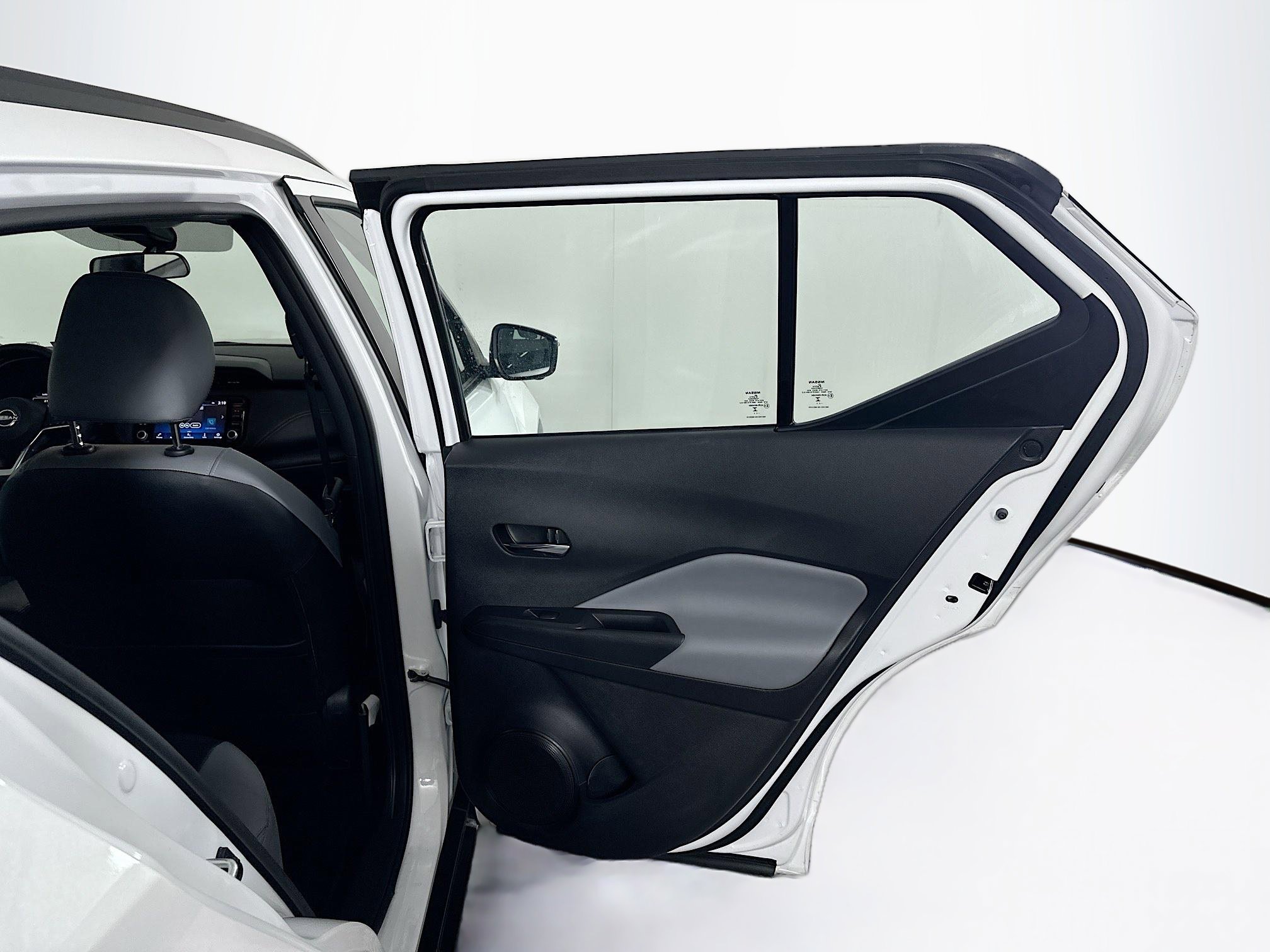 Used 2024 Nissan Kicks SR w/ SR Premium Package image 30