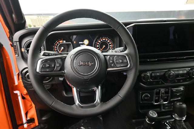 New 2026 Jeep Wrangler Unlimited Sahara AWD/4WD image 17