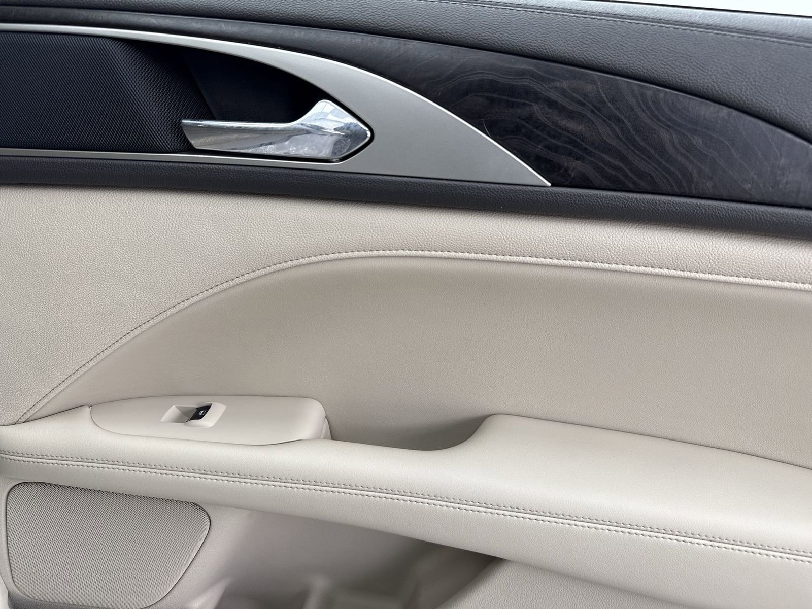 Used 2019 Lincoln MKZ Reserve image 40