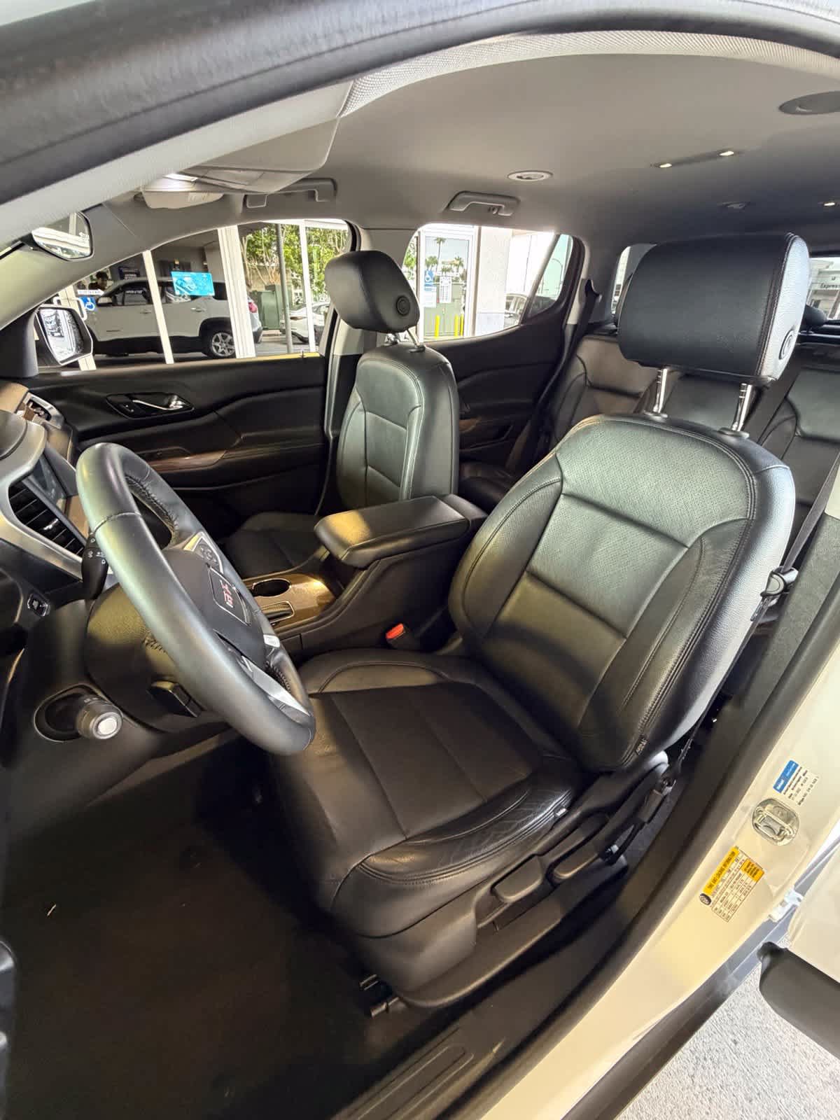 Used 2017 GMC Acadia SLE FWD image 13