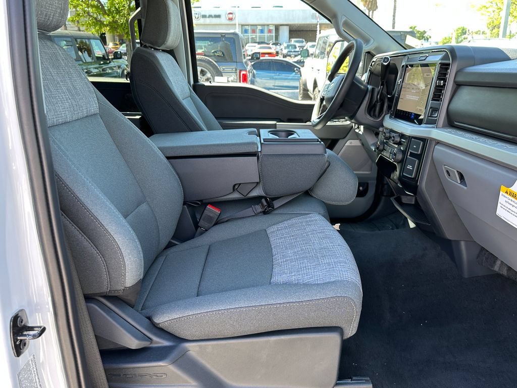 New 2026 Ford F250 XLT w/ XLT Premium Package AWD/4WD image 17