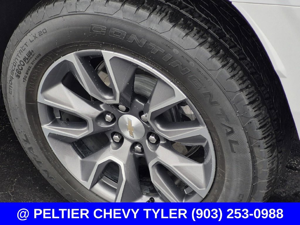 Used 2024 Chevrolet Suburban LT w/ Luxury Package RWD image 7