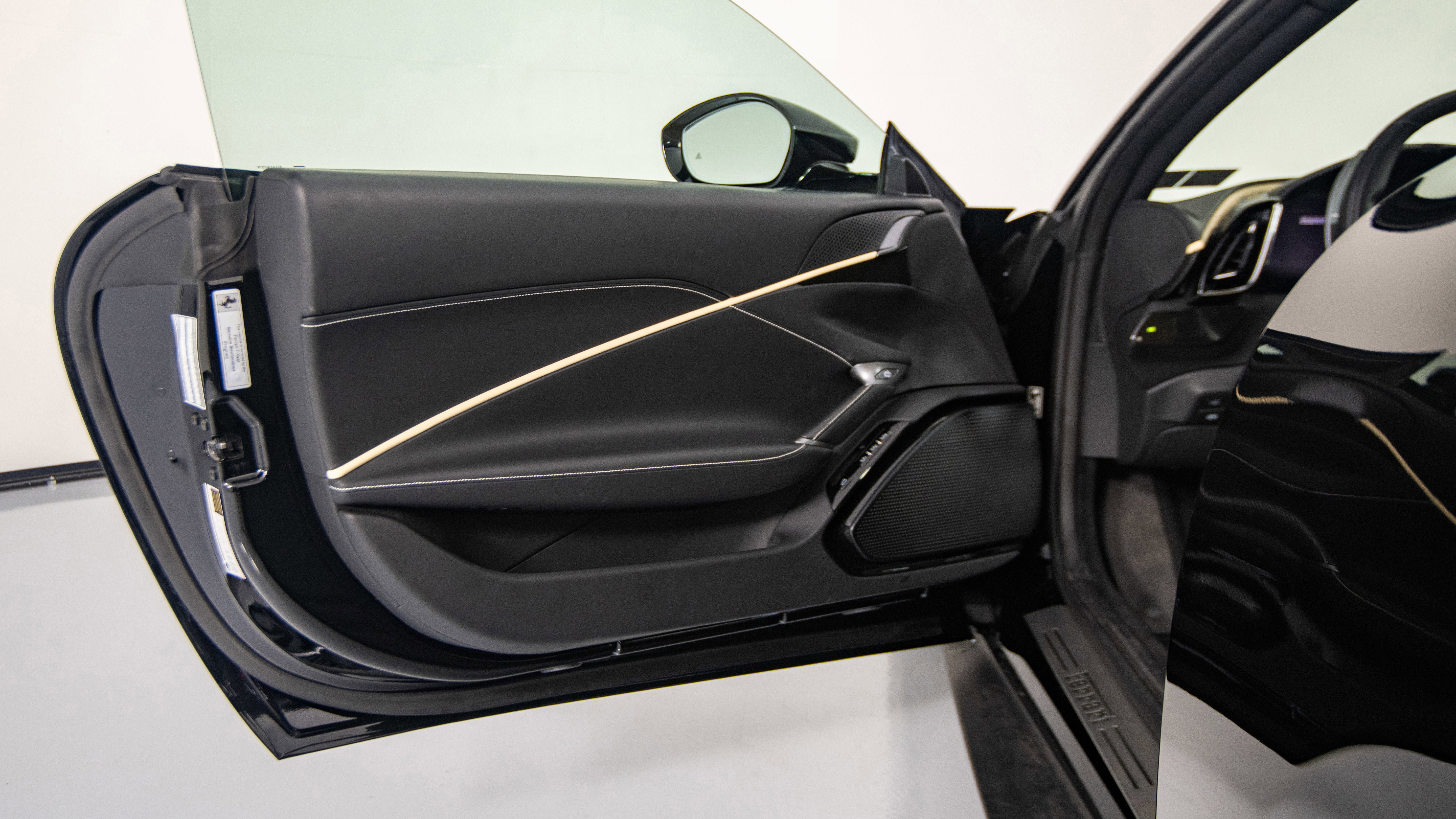 Certified 2022 Ferrari Roma image 32