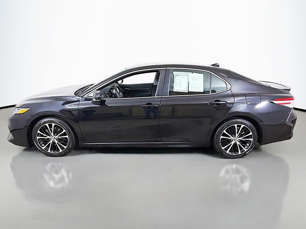 Used 2020 Toyota Camry SE image 10