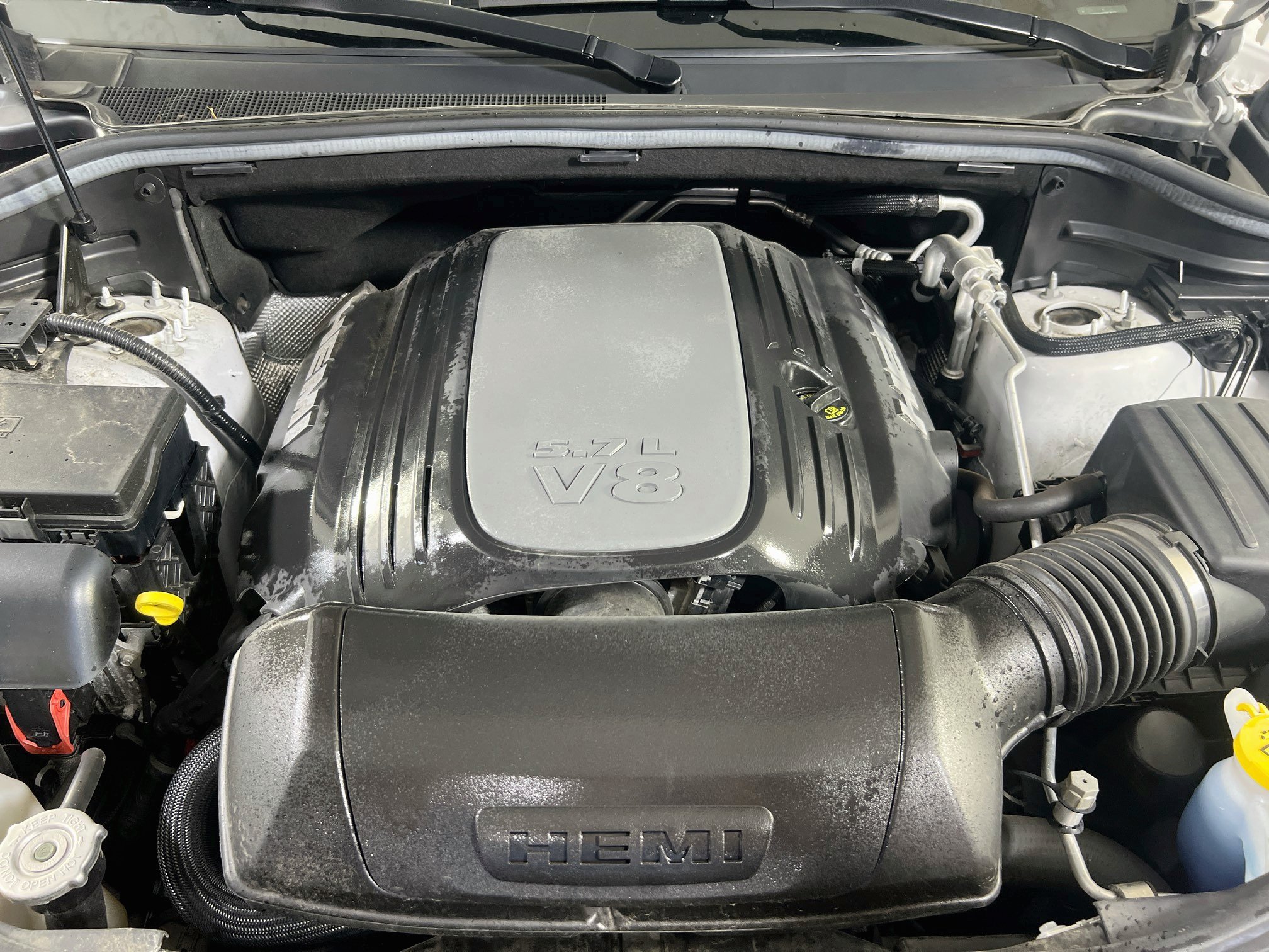 Used 2023 Dodge Durango R/T w/ Tow 'N Go Package AWD/4WD image 32