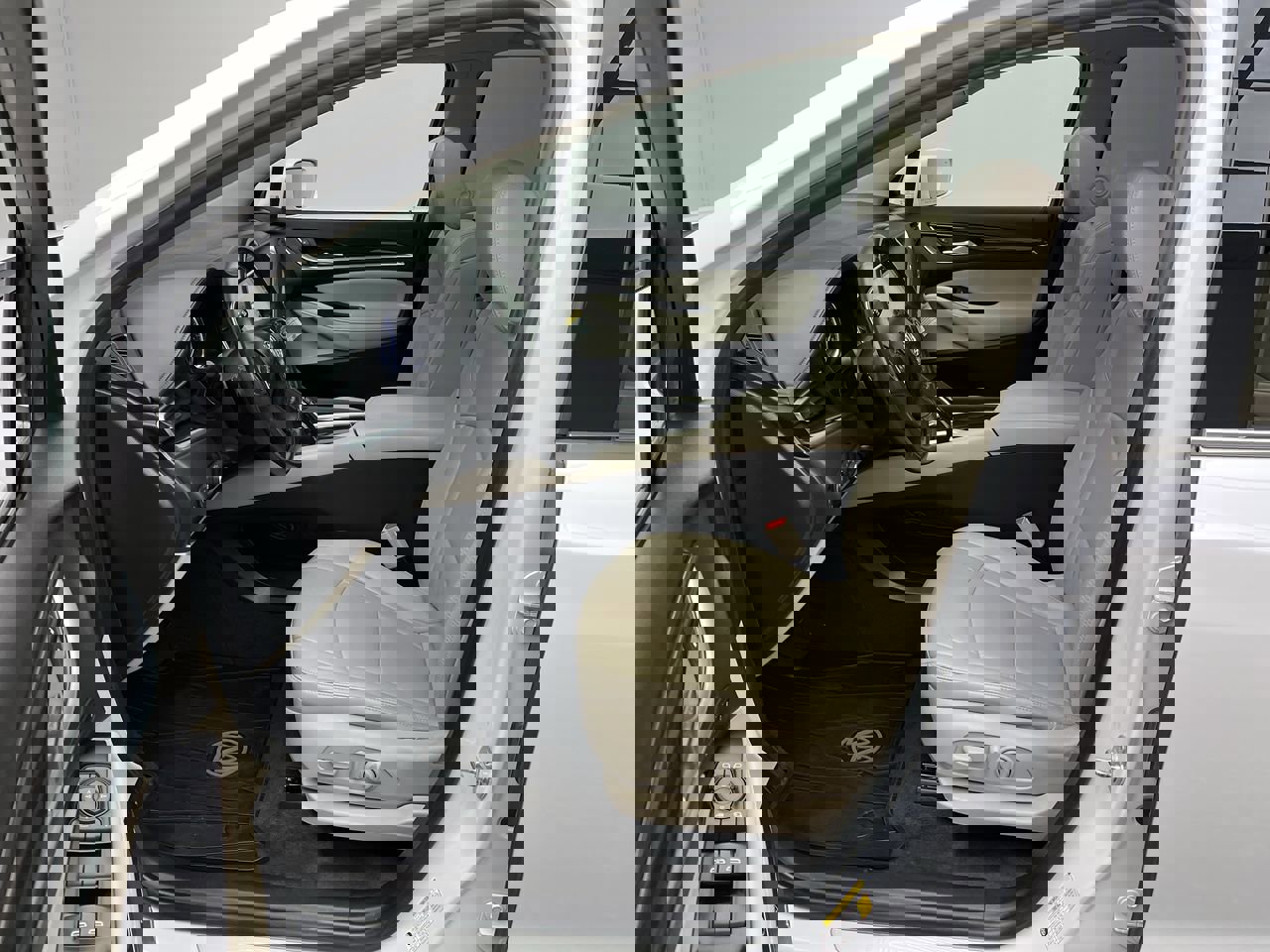 Used 2019 Buick Enclave Premium AWD/4WD image 3