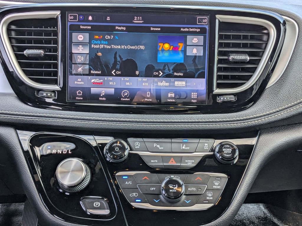 Used 2021 Chrysler Pacifica Touring w/ S Appearance Package image 18