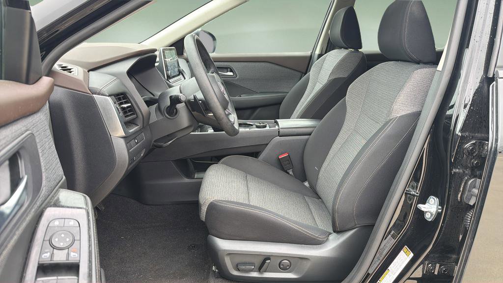 Certified 2023 Nissan Rogue SV AWD/4WD image 18