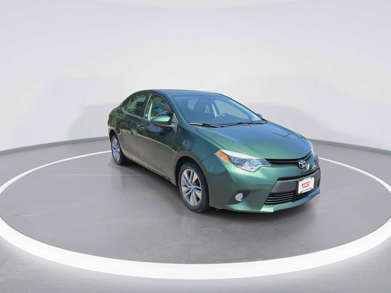 Used 2014 Toyota Corolla LE FWD image 2