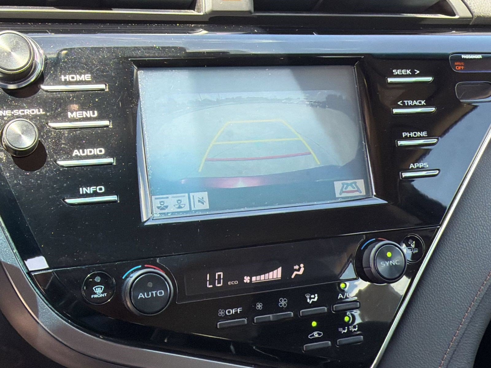 Used 2018 Toyota Camry XLE FWD image 22