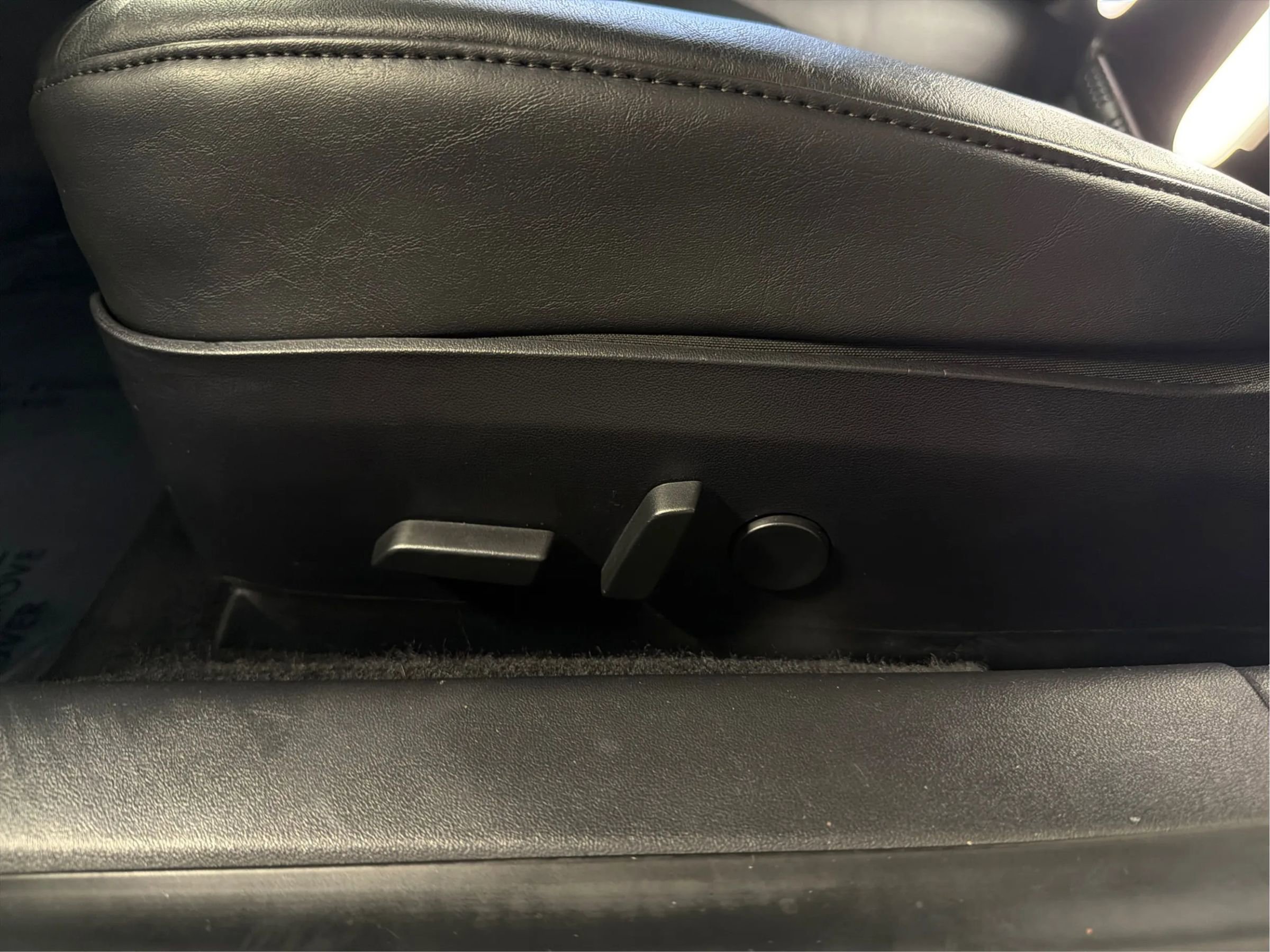 Used 2020 Tesla Model 3 Standard Range Plus RWD image 16