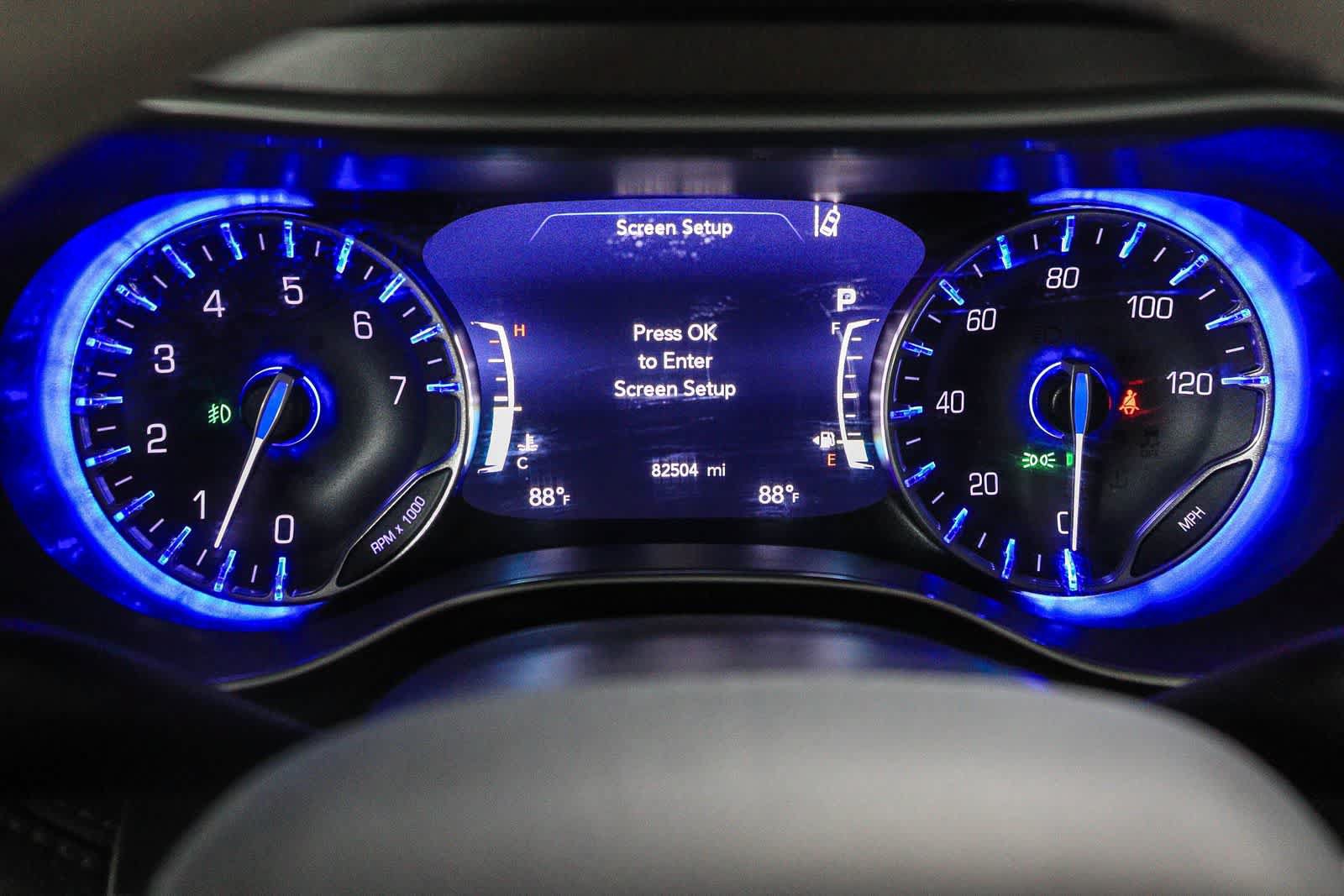 Used 2019 Chrysler Pacifica Limited w/ Advanced Safetytec Group FWD image 27