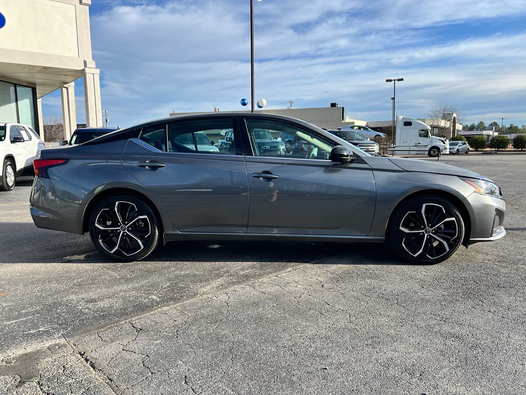 Used 2023 Nissan Altima 2.5 SR image 8