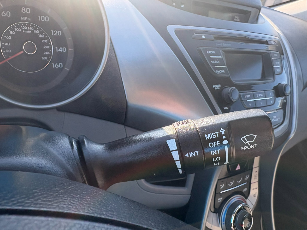 Used 2013 Hyundai Elantra GLS w/ Preferred Pkg image 11