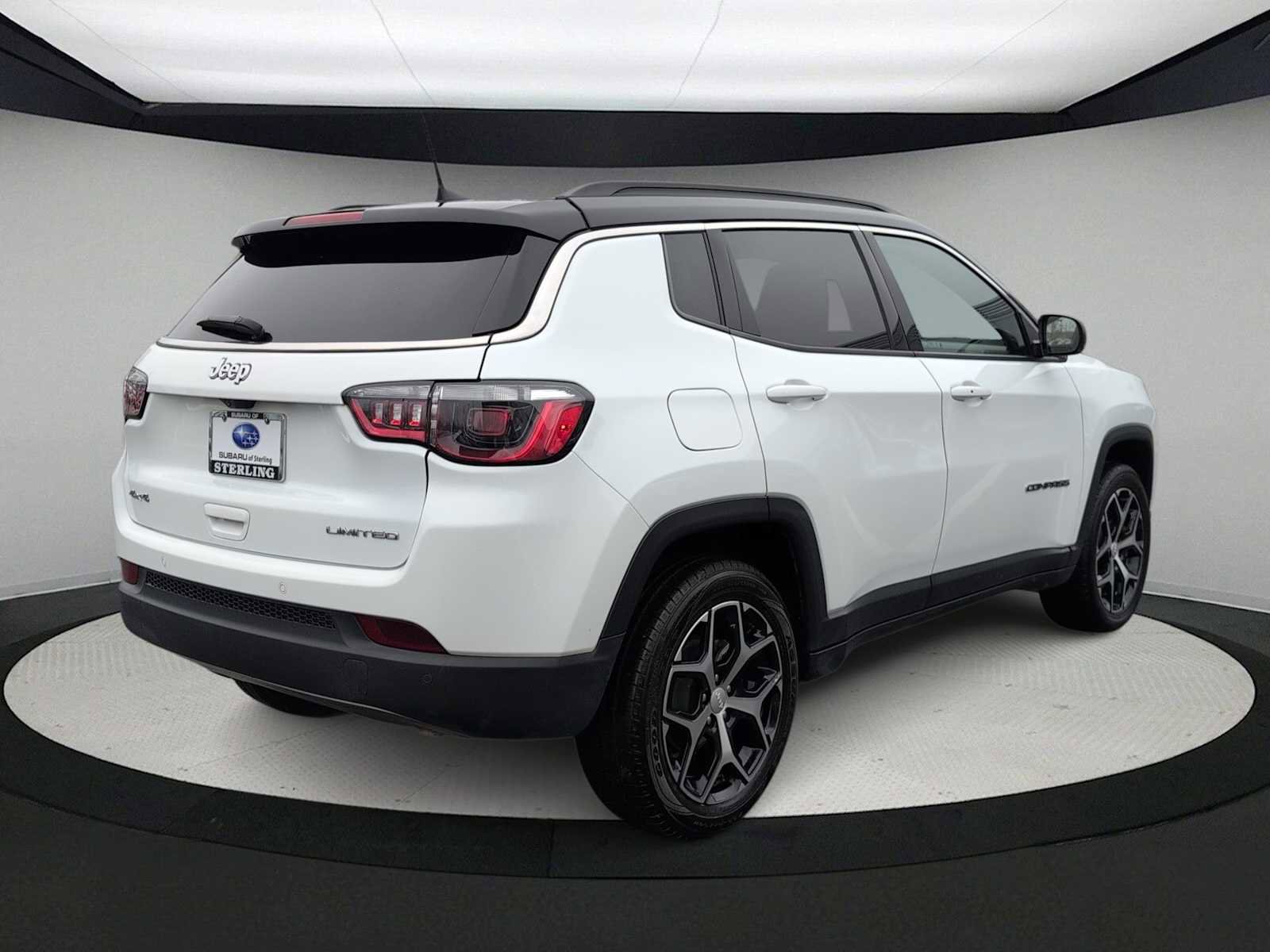 Used 2024 Jeep Compass Limited AWD/4WD image 8