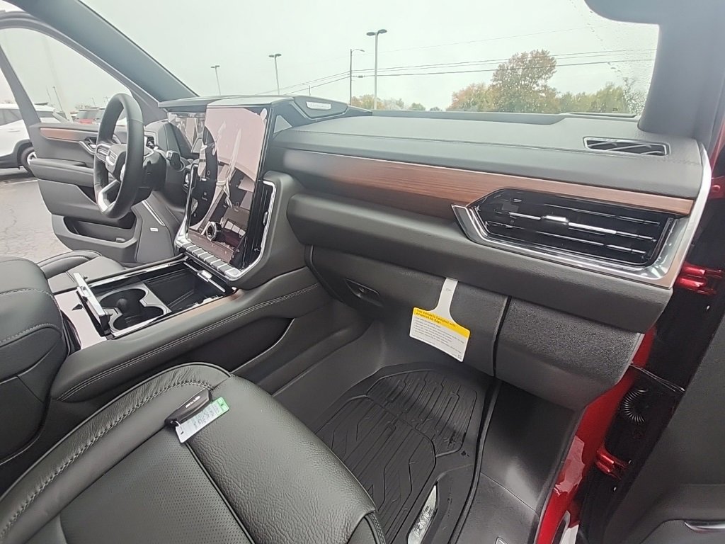 New 2026 GMC Yukon Denali w/ Sun & Power Step Package image 19