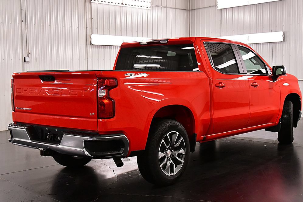 Used 2025 Chevrolet Silverado 1500 LT AWD/4WD image 7