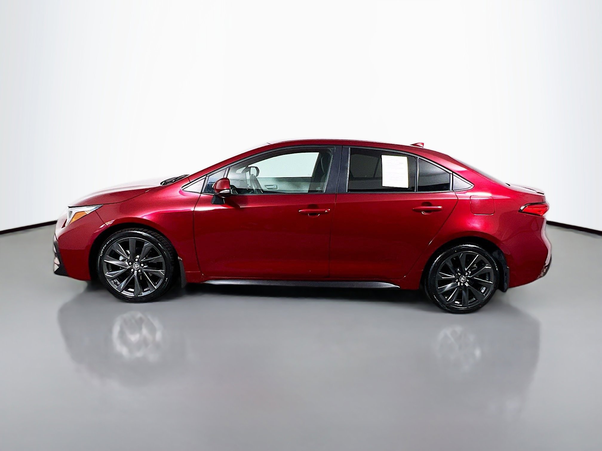 Used 2023 Toyota Corolla SE image 9