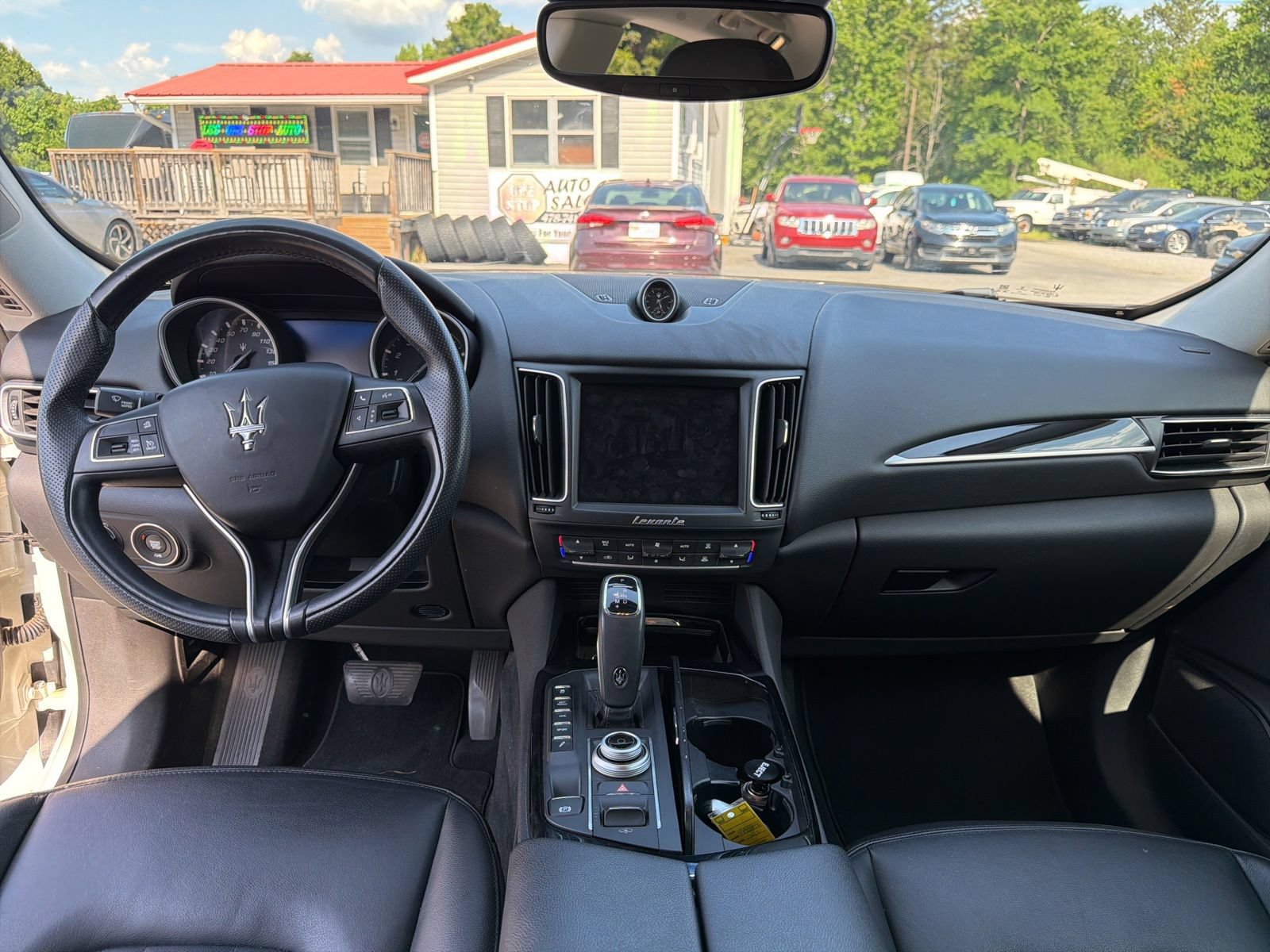 Used 2020 Maserati Levante AWD/4WD image 9