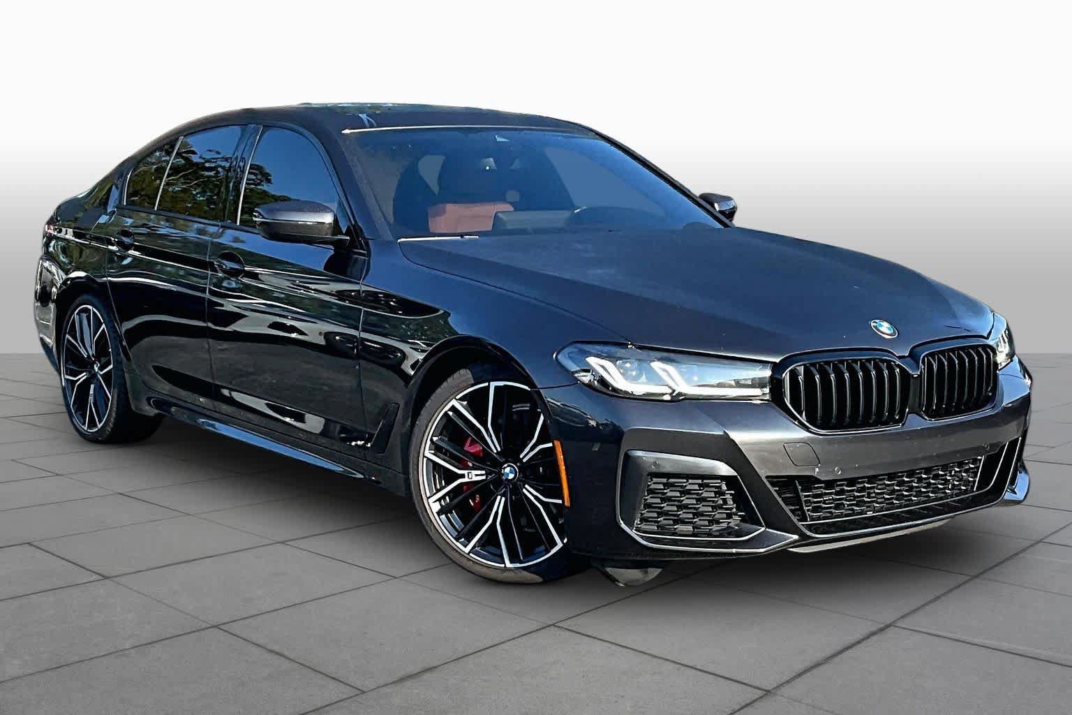 Used 2023 BMW 530i w/ M Sport Package RWD image 3