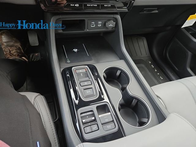 New 2025 Honda Pilot Touring image 29