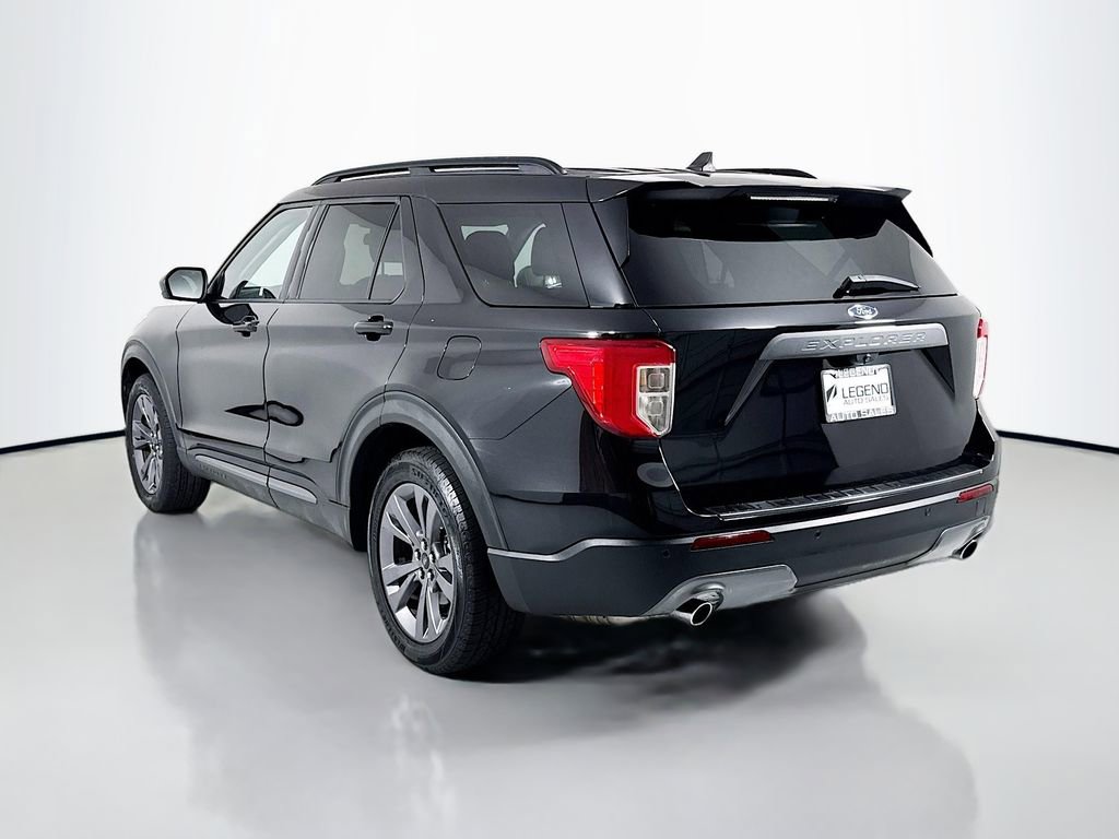Used 2022 Ford Explorer XLT w/ Equipment Group 202A image 8