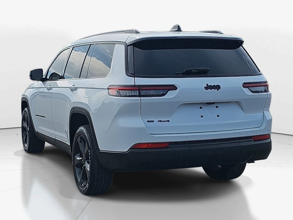 Used 2023 Jeep Grand Cherokee L Laredo image 7