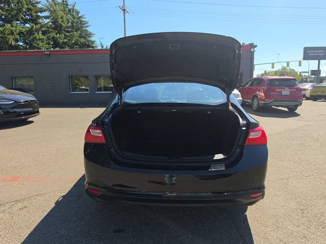 Used 2023 Chevrolet Malibu LT FWD image 11