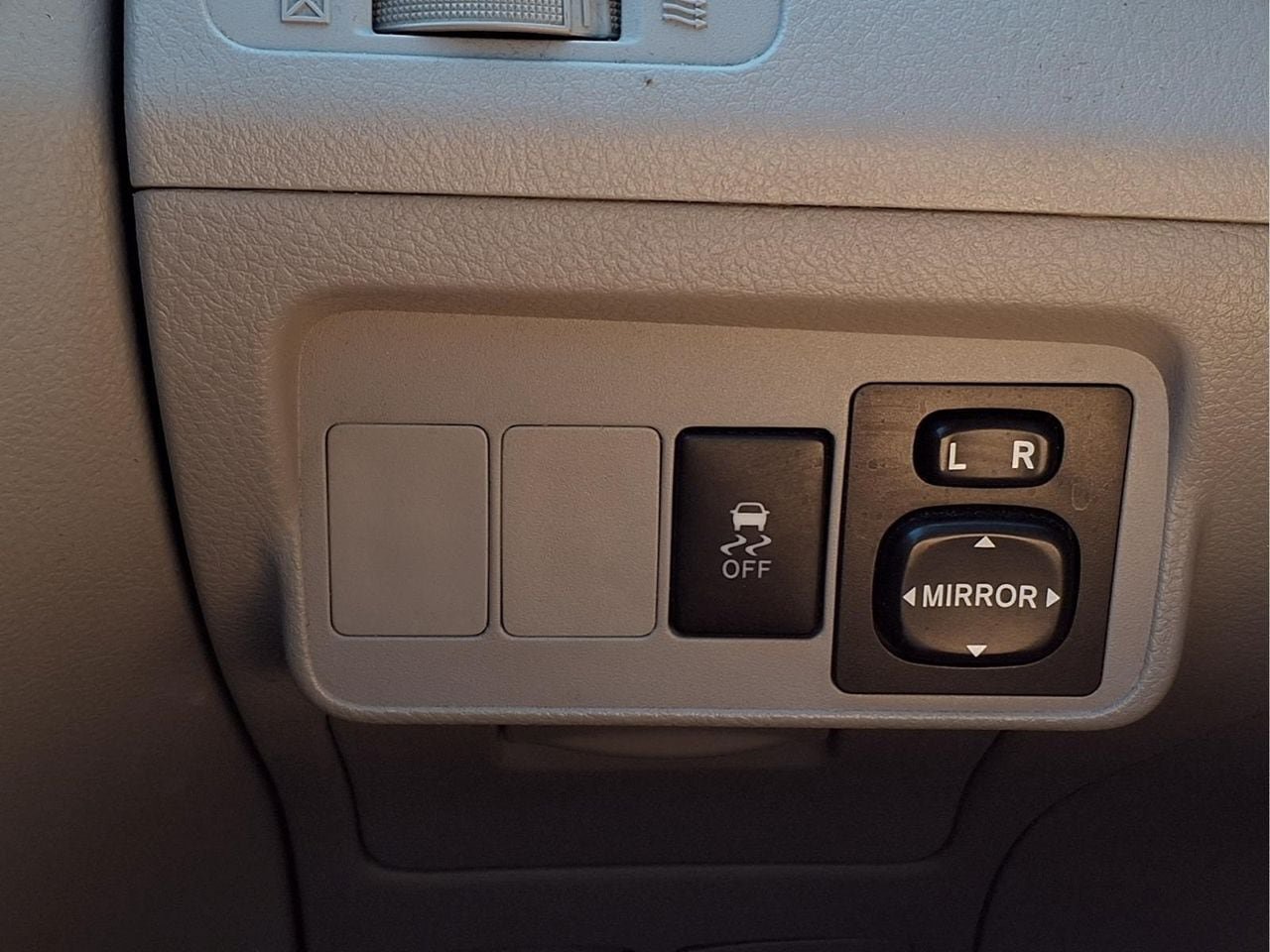 Used 2009 Toyota Corolla XLE w/ All Weather Guard Pkg FWD image 24