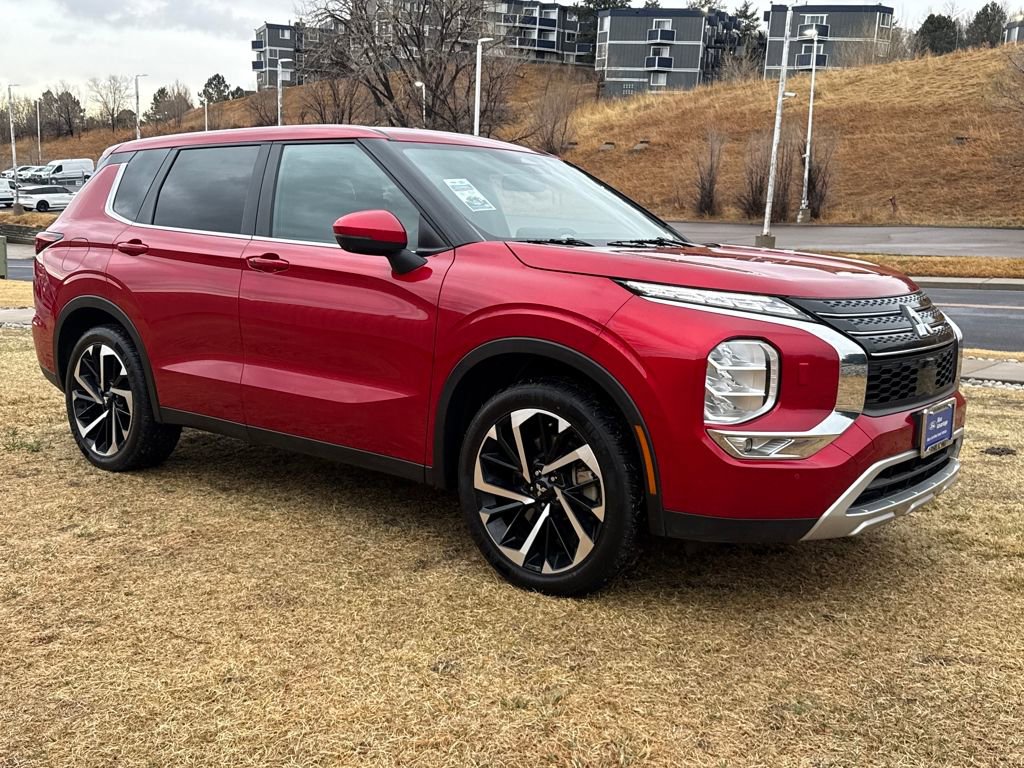 Used 2024 Mitsubishi Outlander SE