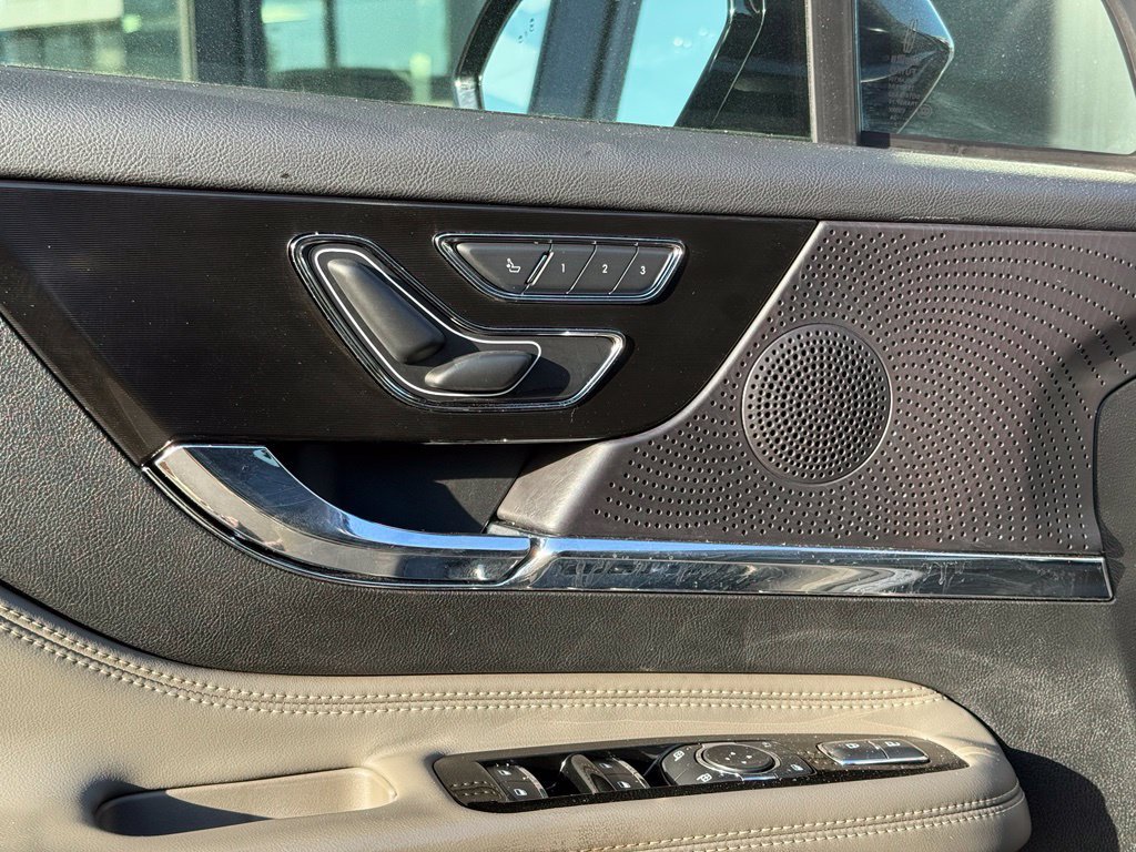 Used 2024 Lincoln Corsair Reserve FWD image 35