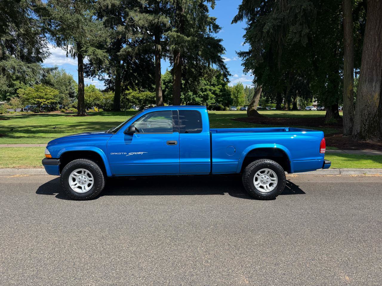 Used 2001 Dodge Dakota 4x4 Club Cab image 2