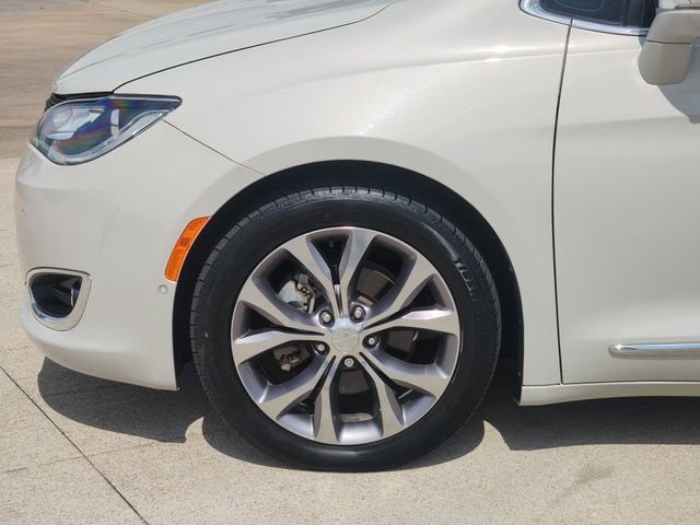 Used 2019 Chrysler Pacifica Limited w/ Advanced Safetytec Group image 8