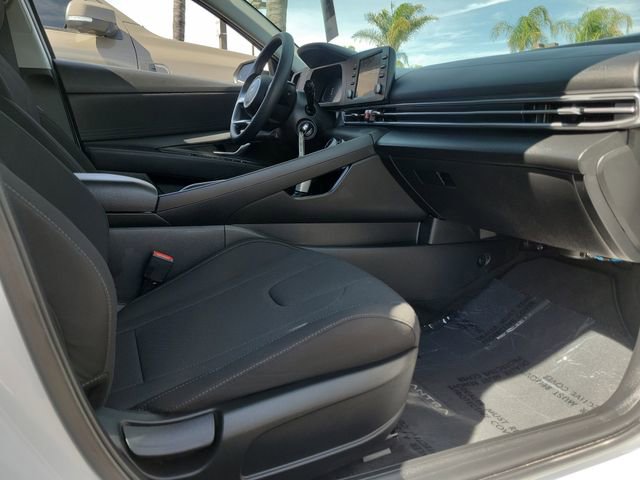Certified 2025 Hyundai Elantra SE image 21