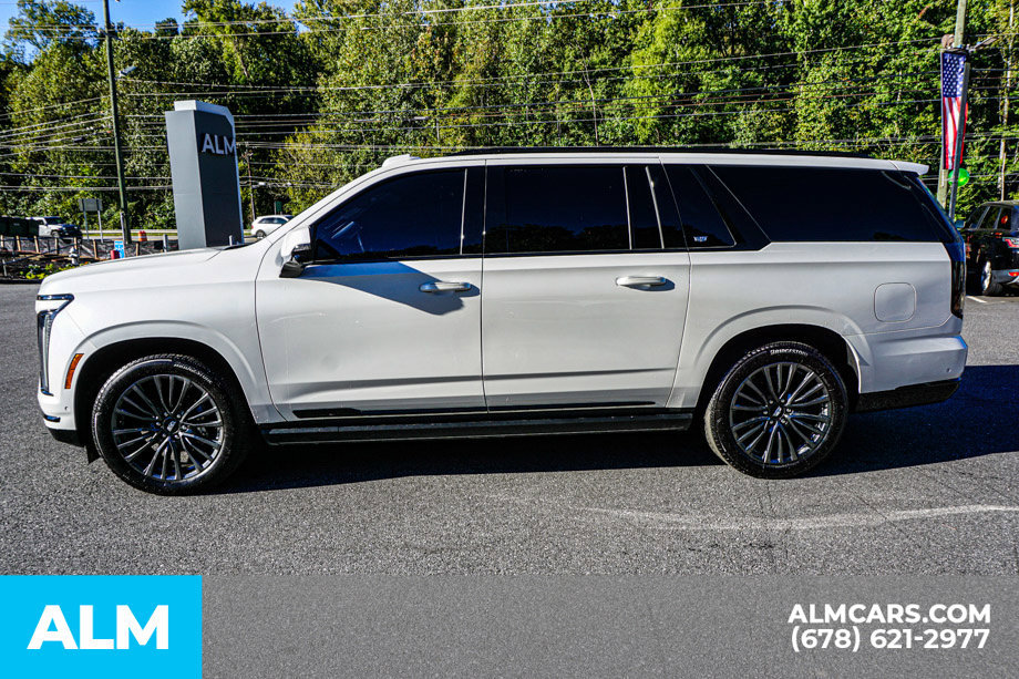 Used 2025 Cadillac Escalade ESV Sport Platinum AWD/4WD image 6