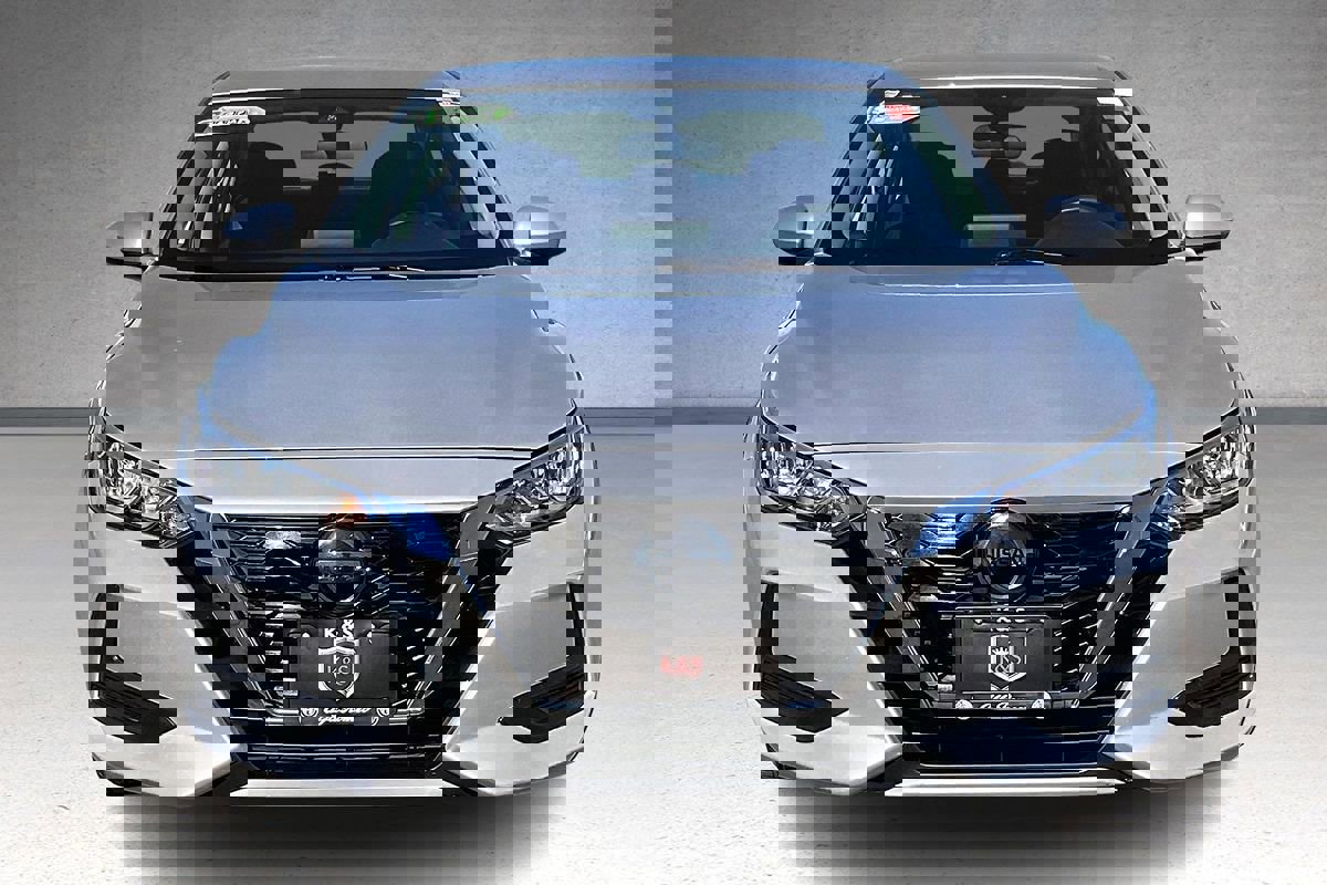 Used 2023 Nissan Sentra SV image 3