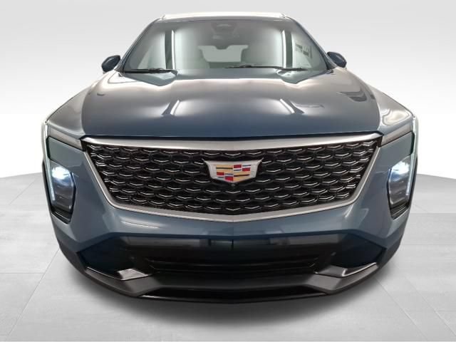 Used 2025 Cadillac XT4 Premium Luxury FWD image 2