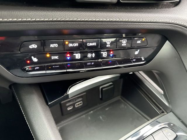 Used 2021 Buick Envision Essence w/ Technology Package I AWD/4WD image 19