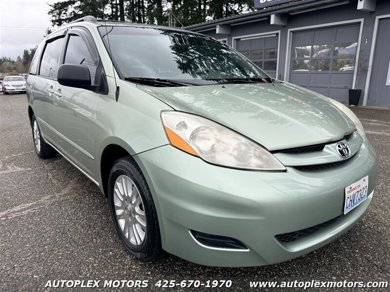 Used 2008 Toyota Sienna LE AWD/4WD image 1