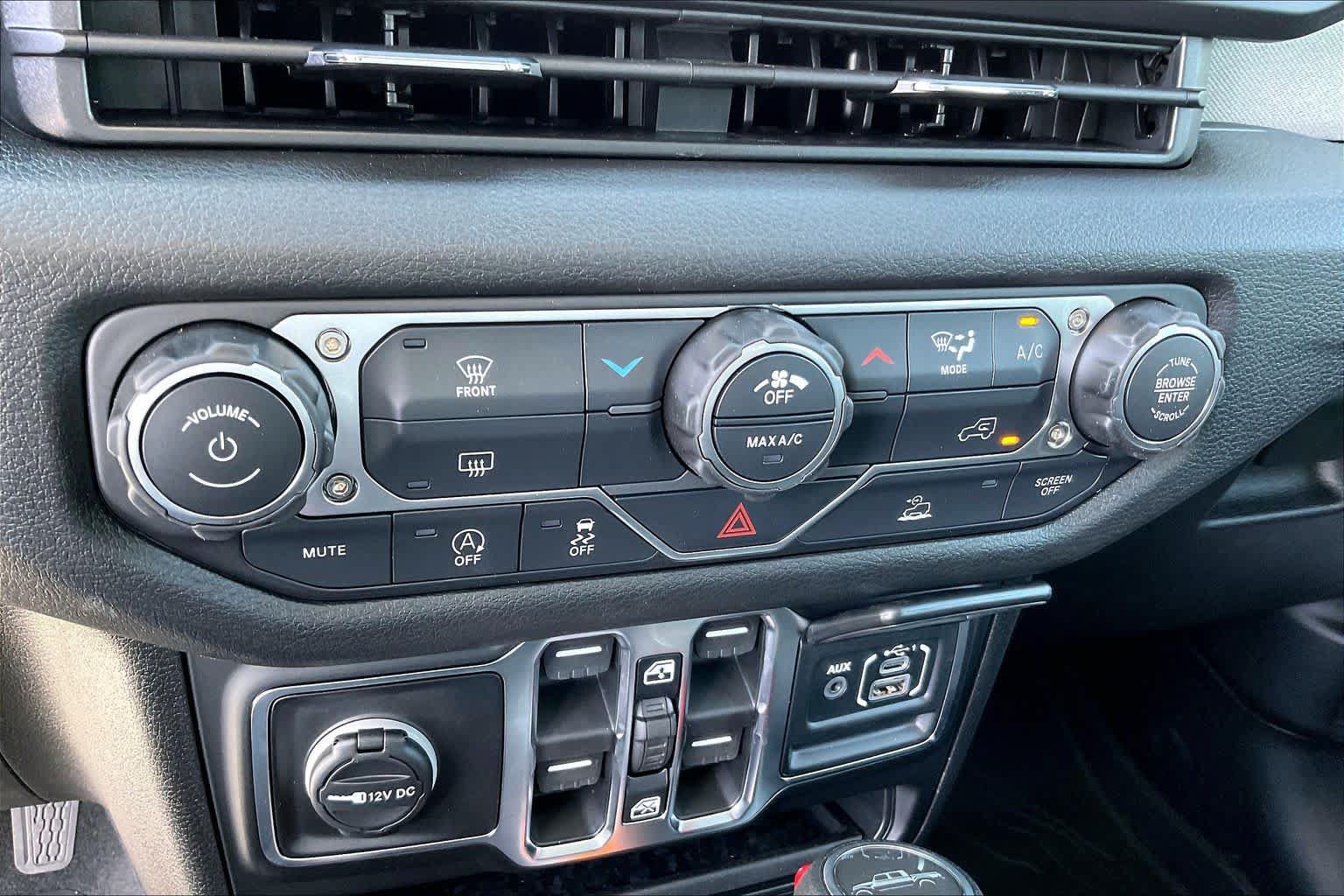 New 2026 Jeep Gladiator Sport AWD/4WD image 17