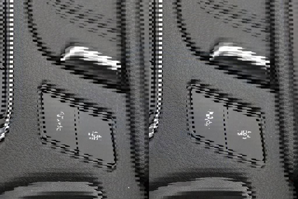 Used 2025 Cadillac XT6 Premium Luxury image 30