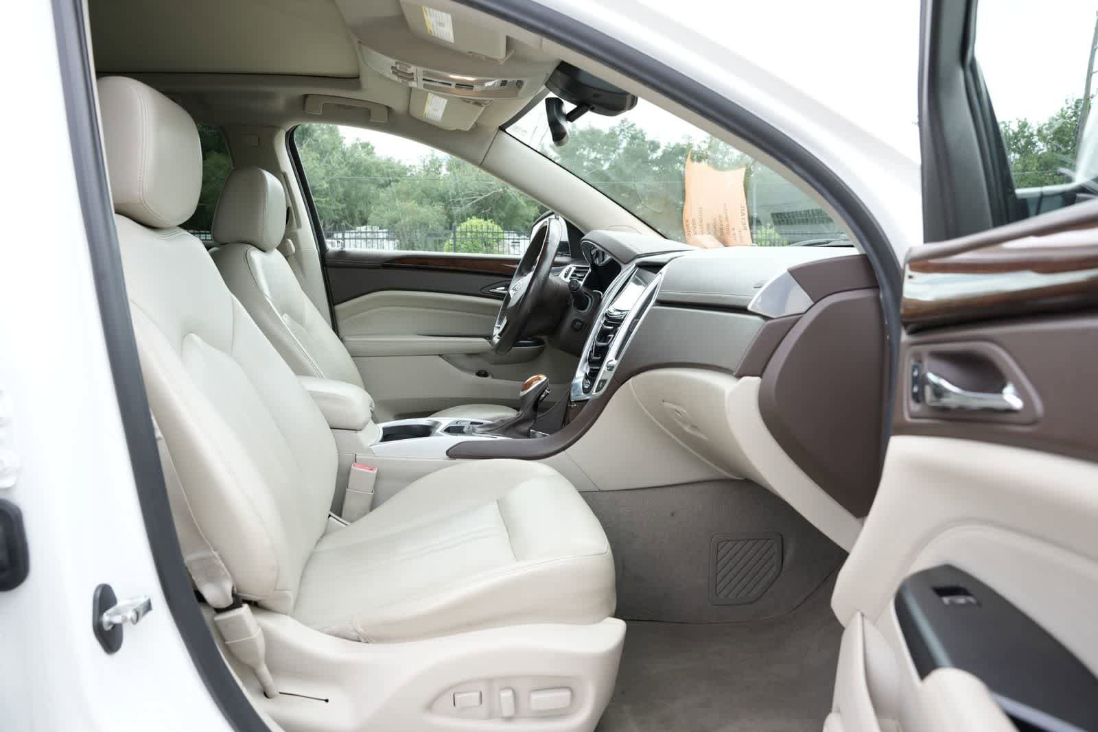 Used 2015 Cadillac SRX Luxury w/ Driver Awareness Package AWD/4WD image 23